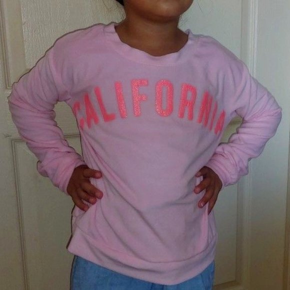 EPIC THREADS SOFT PULLOVER CALIFORNIA GIRL M NWT Hearts Sequins LOGO NWT - Picture 1 of 5